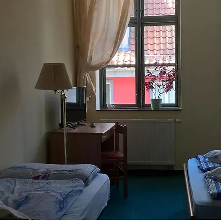 Pizzeria & Etna Guest house *