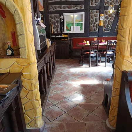 Pensionat Pizzeria & Etna